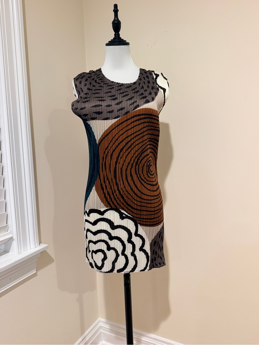 Issey Miyake Pleated please Sleeveless Tunic in Brown, Teal, Gray, Black, White - Picture 3 of 8